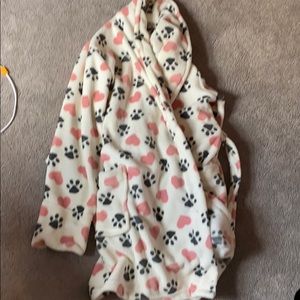 PJ SALVAGE paw and hearts fuzzy robe
